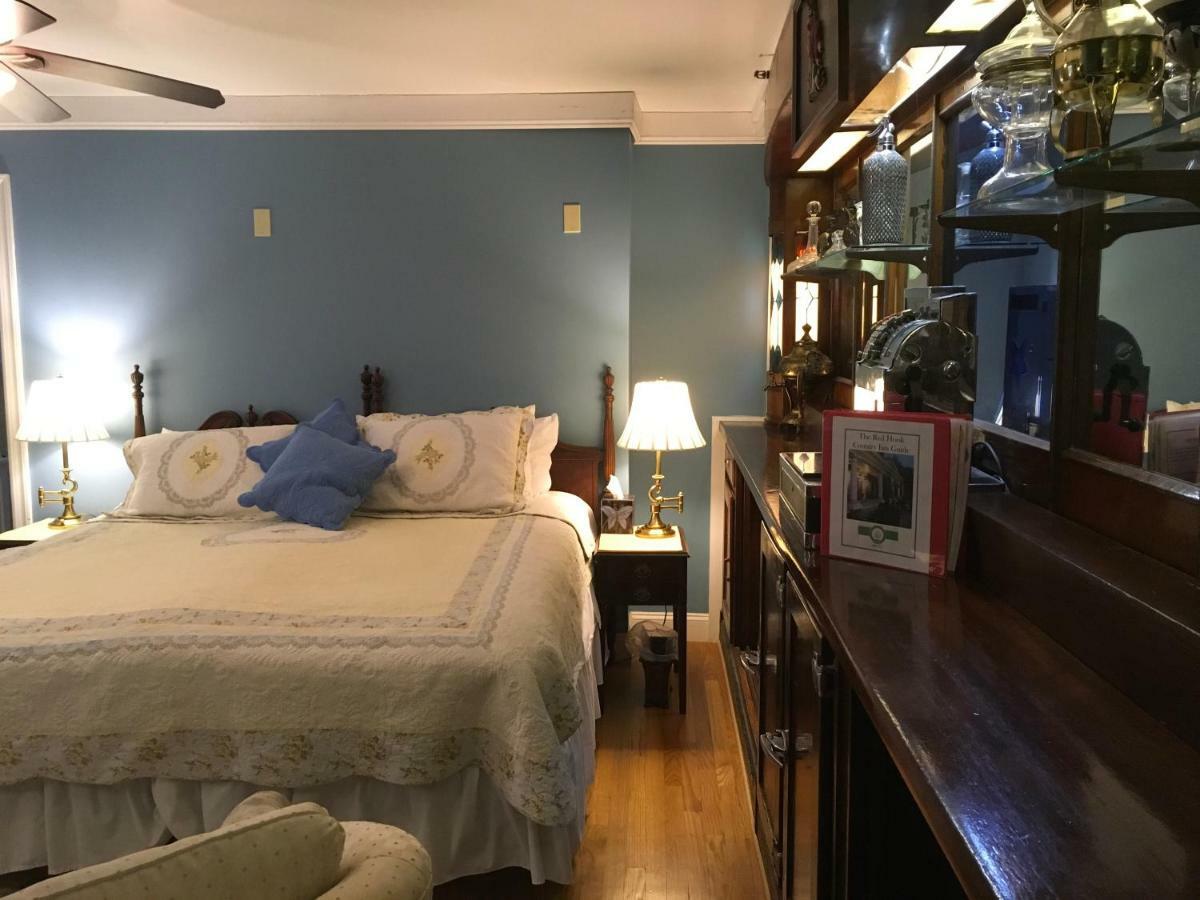 The Red Hook Country Inn, An "Old Rhinebeck" Bed & Breakfast Exterior photo