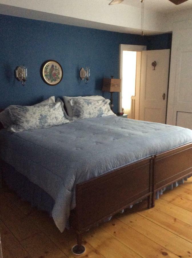 The Red Hook Country Inn, An "Old Rhinebeck" Bed & Breakfast Exterior photo