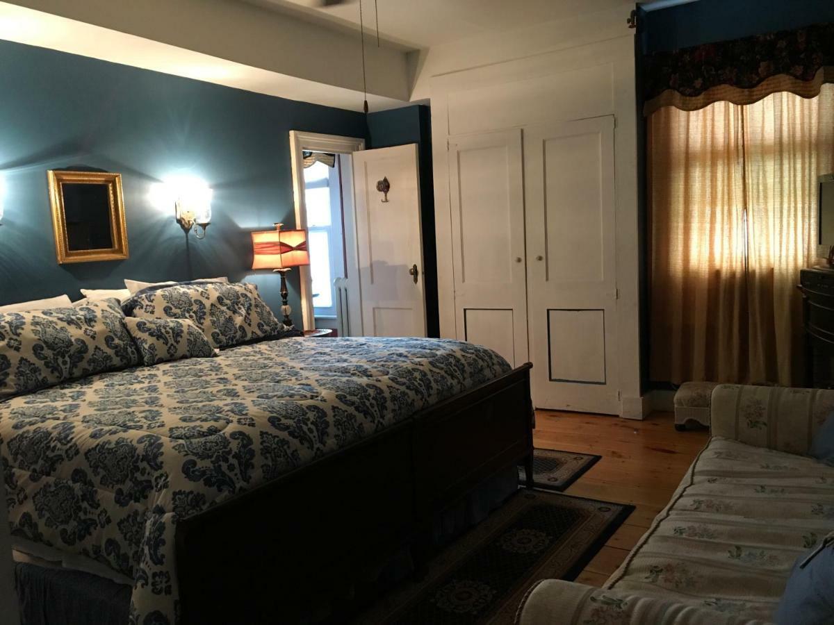 The Red Hook Country Inn, An "Old Rhinebeck" Bed & Breakfast Exterior photo