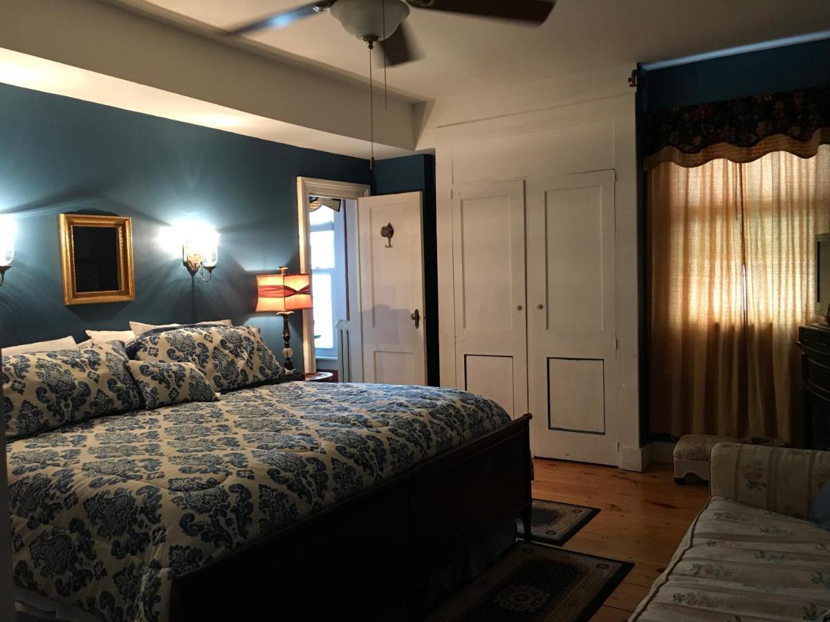 The Red Hook Country Inn, An "Old Rhinebeck" Bed & Breakfast Exterior photo
